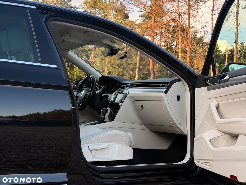 Volkswagen Passat - 19
