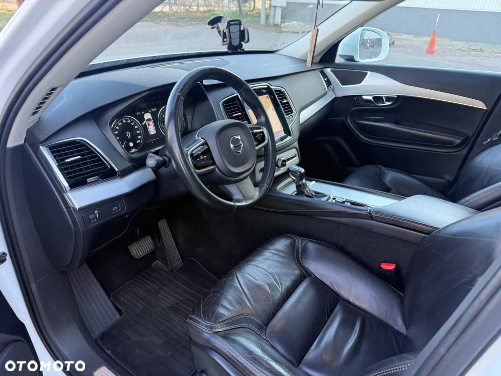 Volvo XC 90 - 21