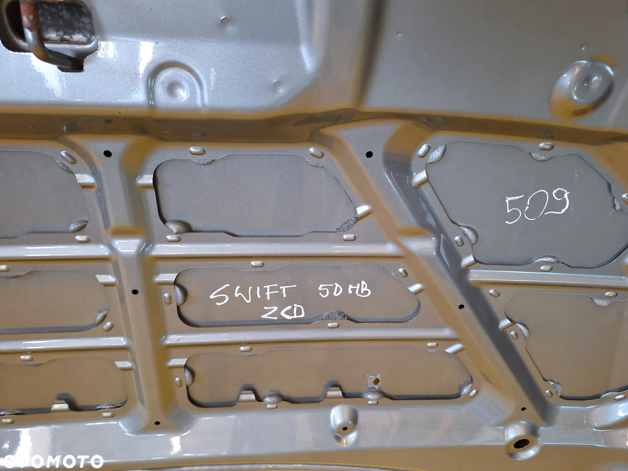 MASKA POKRYWA SILNIKA SUZUKI SWIFT MK6 IV HB 5D LAK: ZDC NR309 - 11