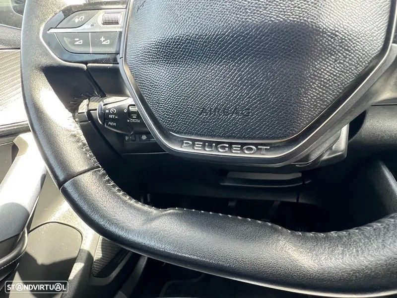 Peugeot 2008 1.2 PureTech Allure - 34