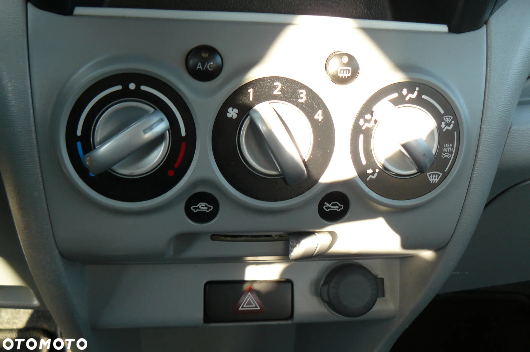 Nissan Pixo - 16