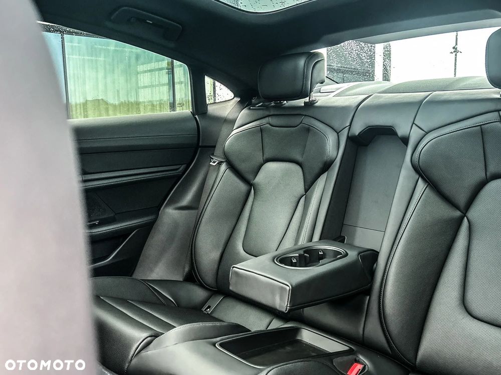 Porsche Taycan 105kWh Black Edition - 26
