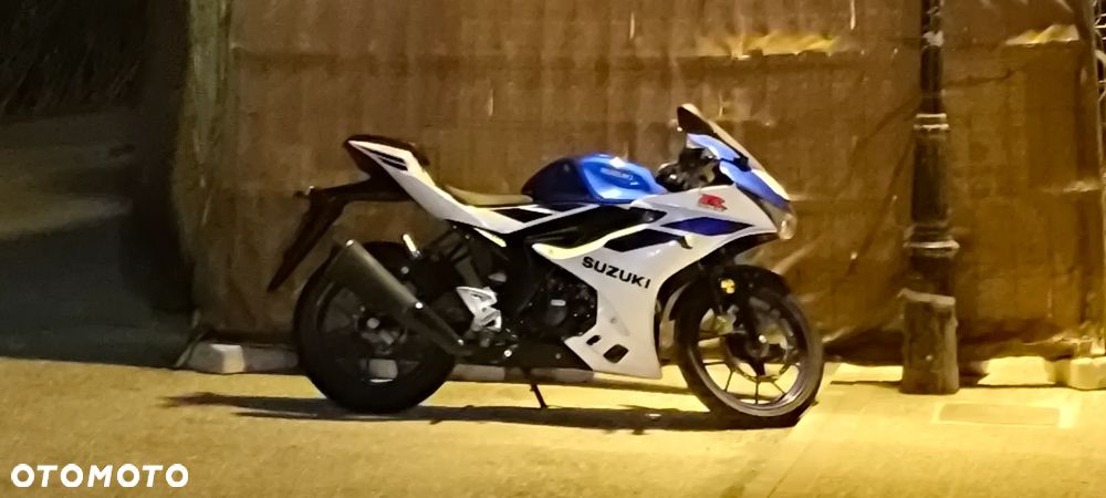 Suzuki GSX-R - 3