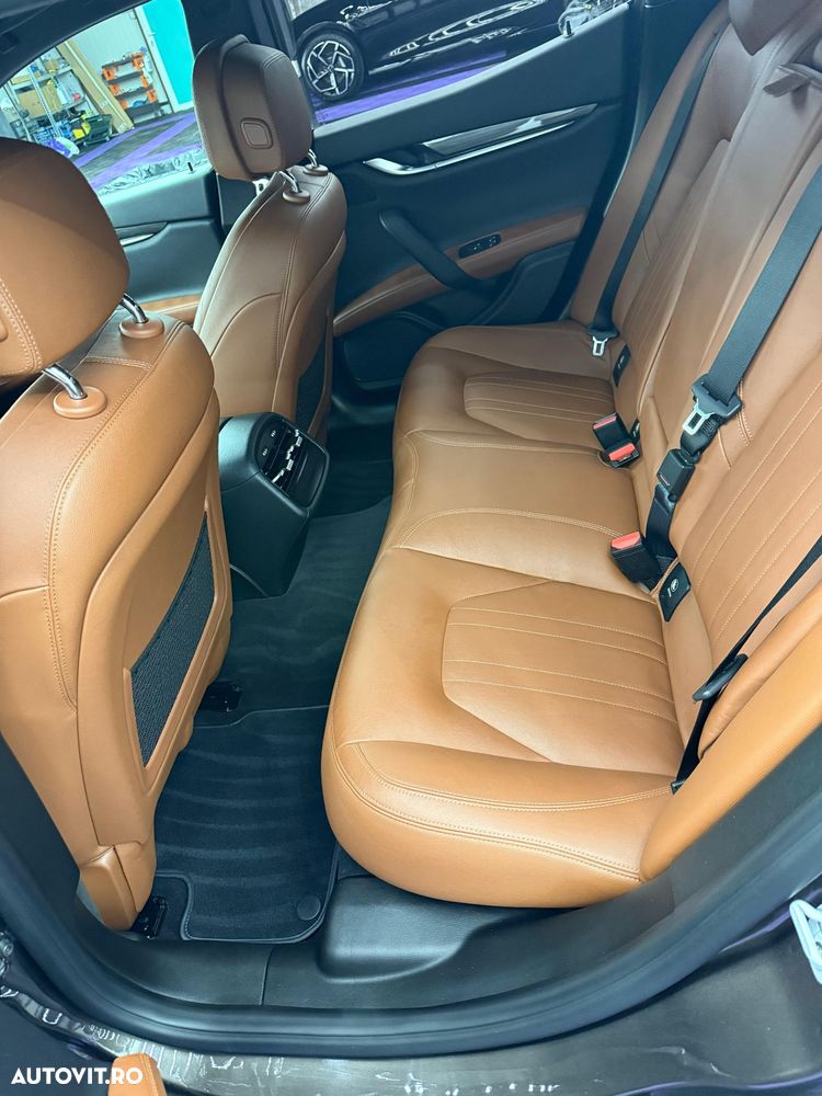 Maserati Ghibli - 5