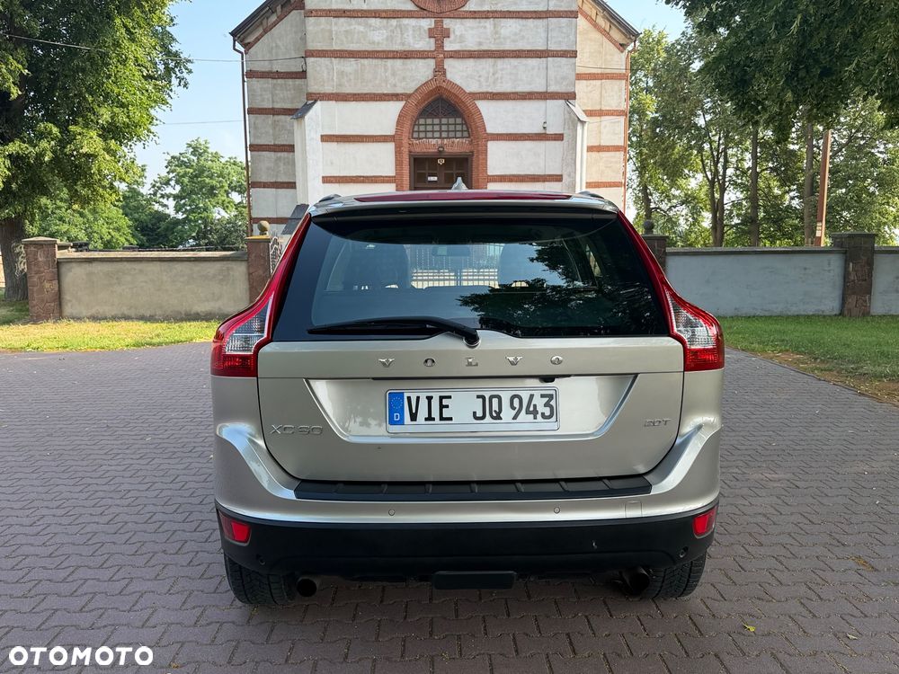 Volvo XC 60 2.0T Powershift Momentum - 7