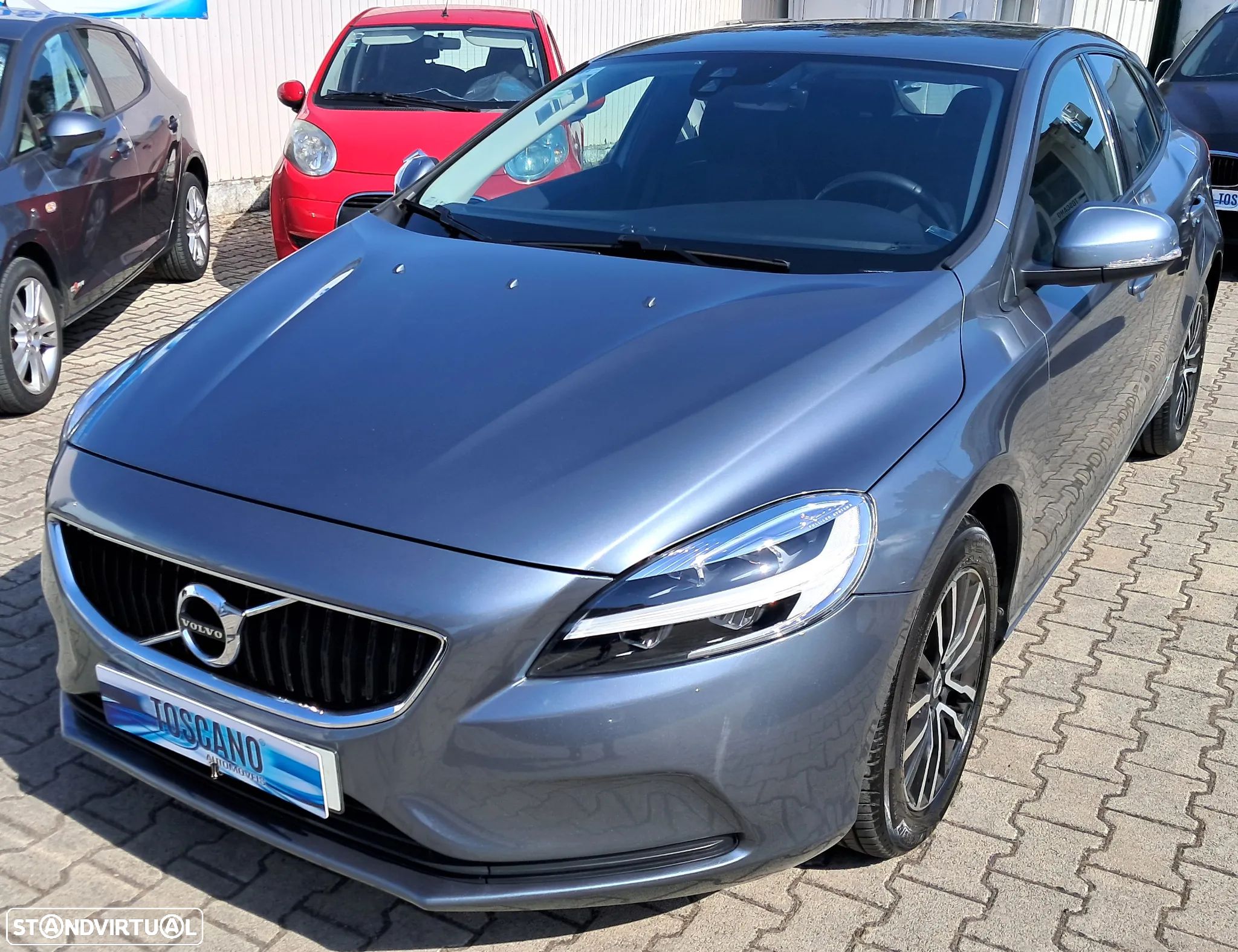 Volvo V40 2.0 D3 Momentum - 1