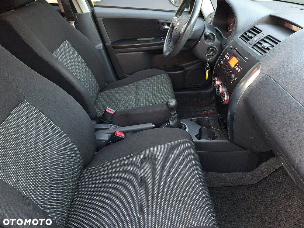 Suzuki SX4 - 9