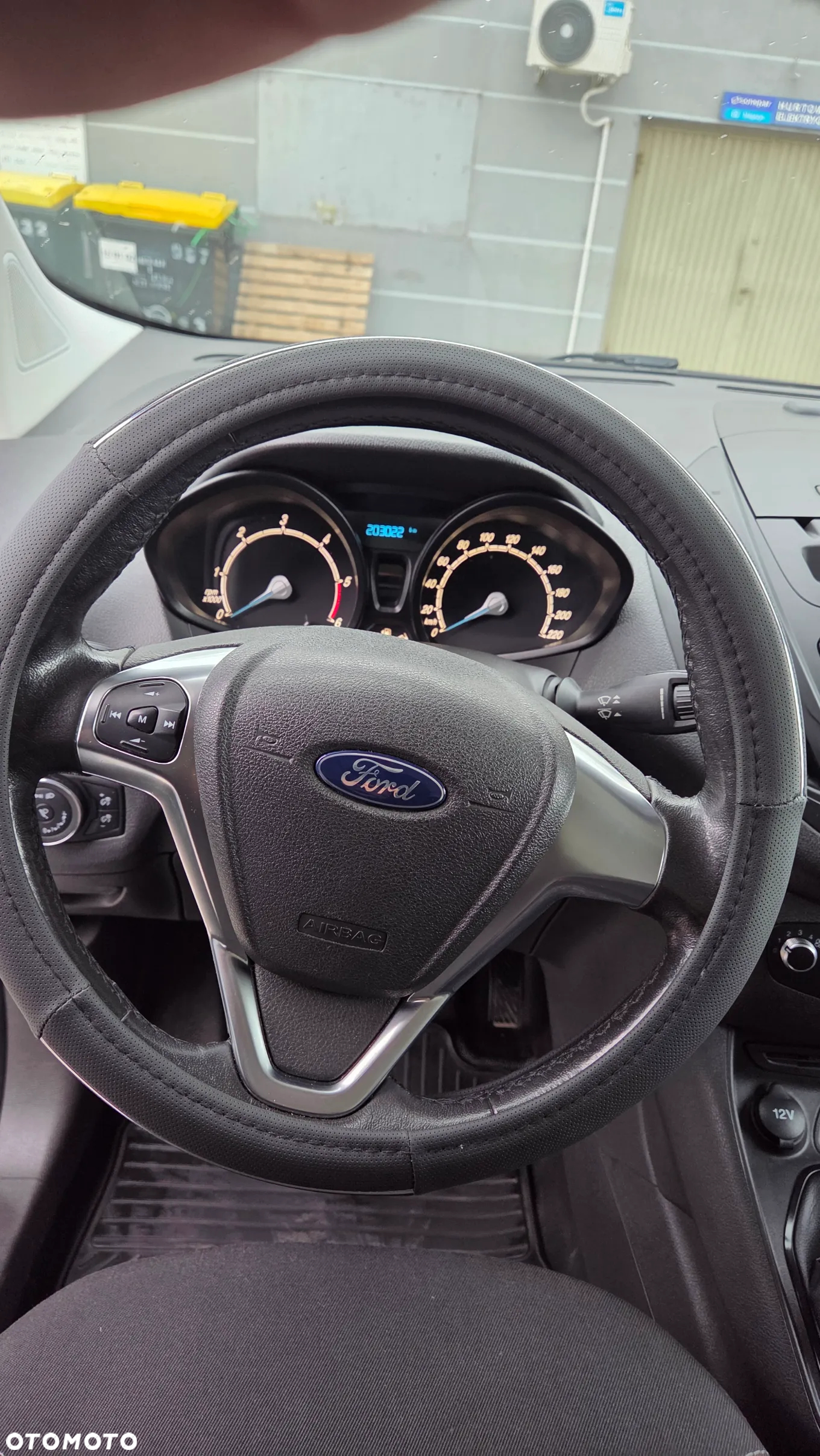 Ford Transit Courier - 9