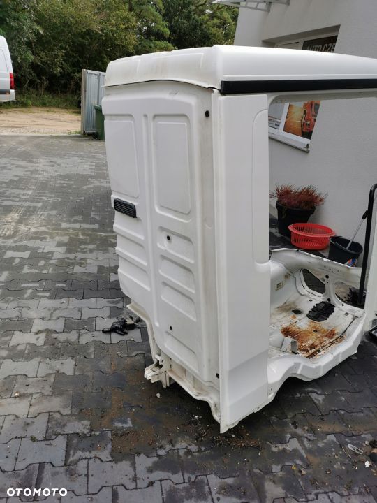 CWIARA BOK KABINY MAN TGM TGL - 2