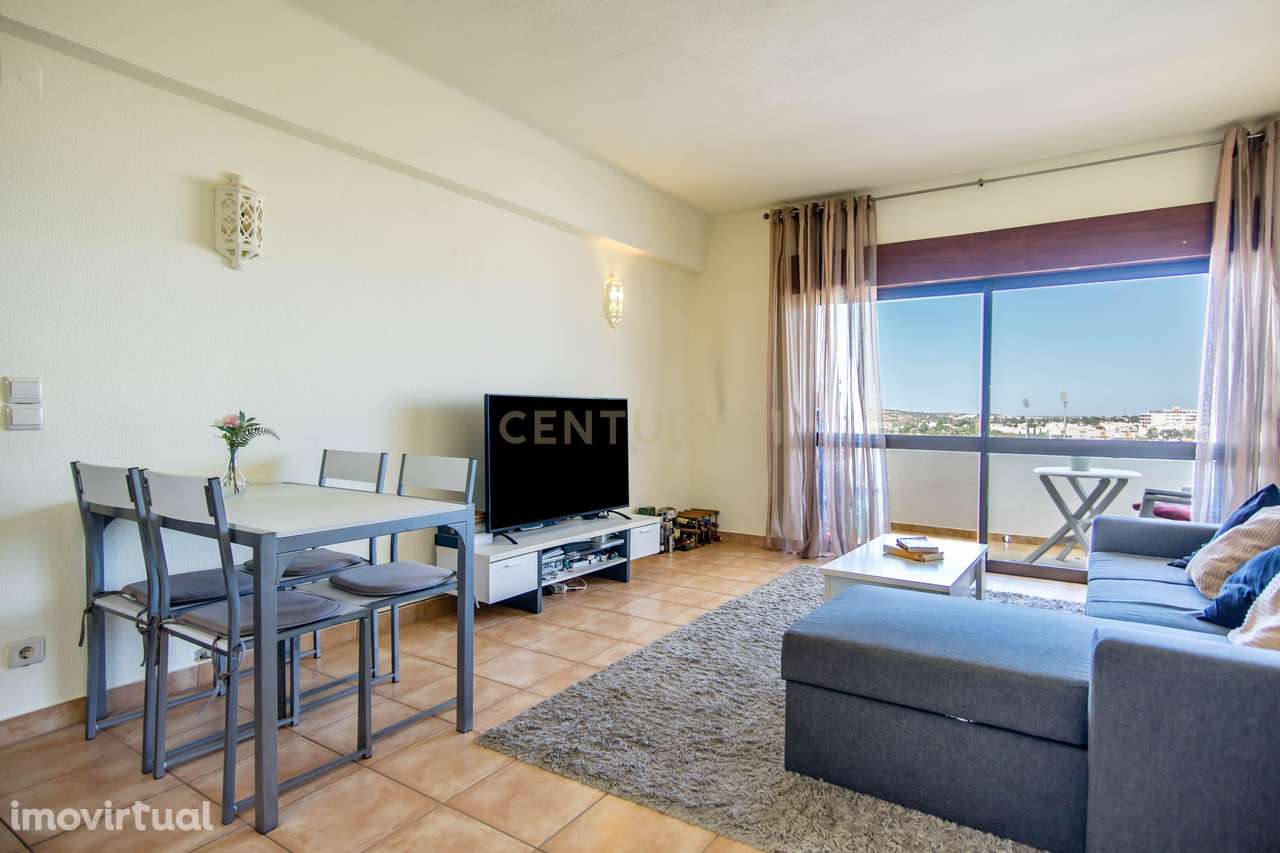 Apartamento T1 com Vista Parcial de Mar, Elevador e Garagem - Grande imagem: 3/19