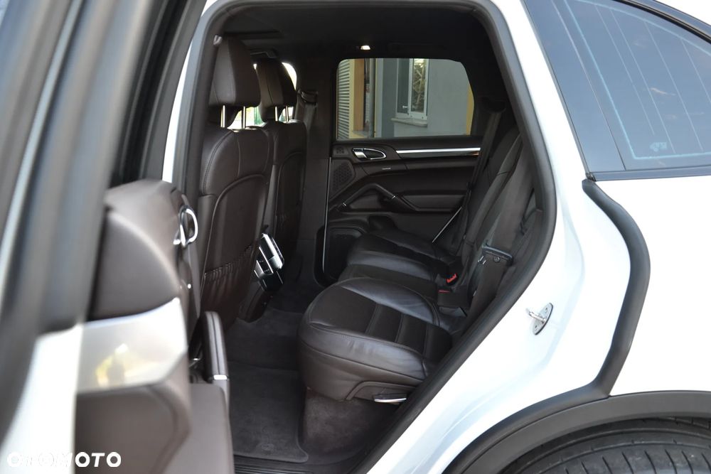 Porsche Cayenne Diesel Platinum Edition - 29