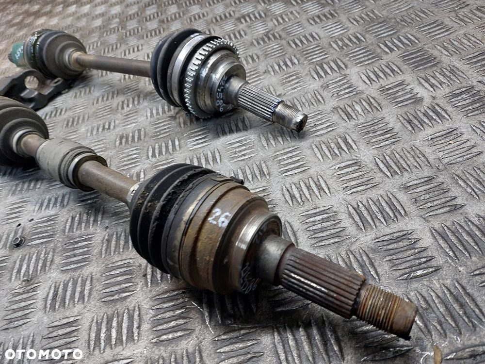 PÓŁOŚ LEWY PRZÓD + PRAWY PRZÓD 5B MAZDA 323 PROTEGE BJ 1.6 16V - 6