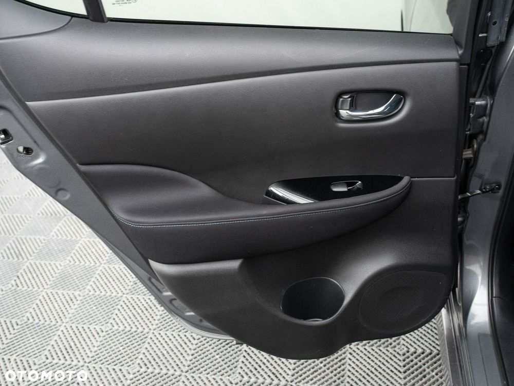 Nissan Leaf - 24