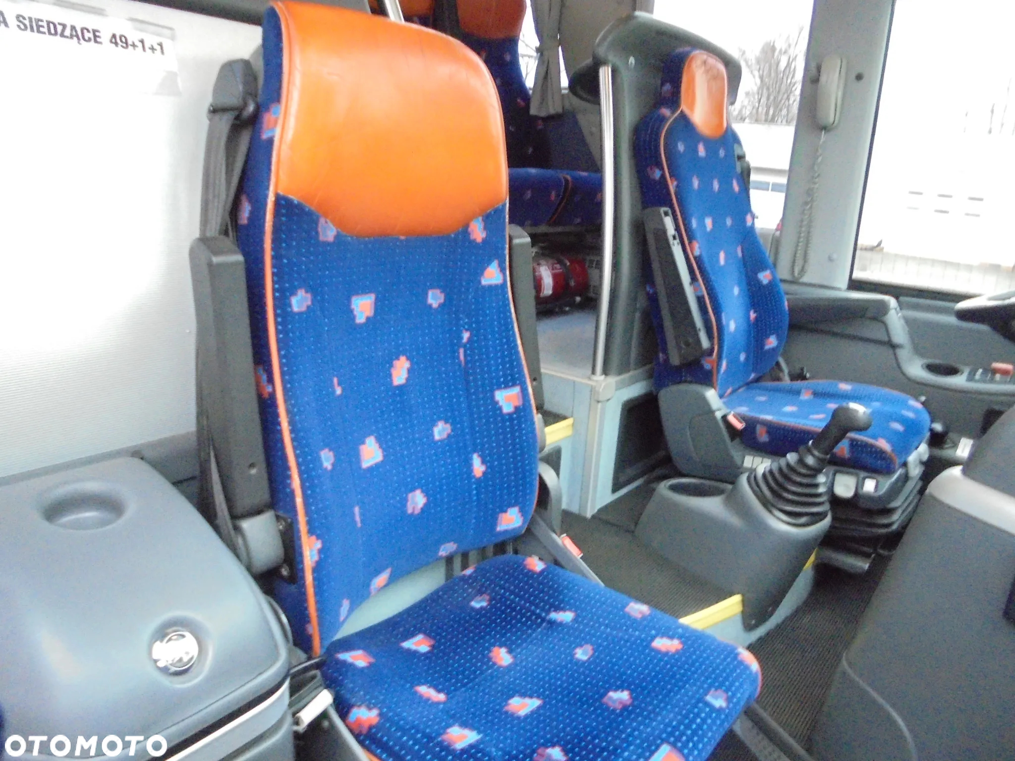MAN R07 Lions Coach - 38