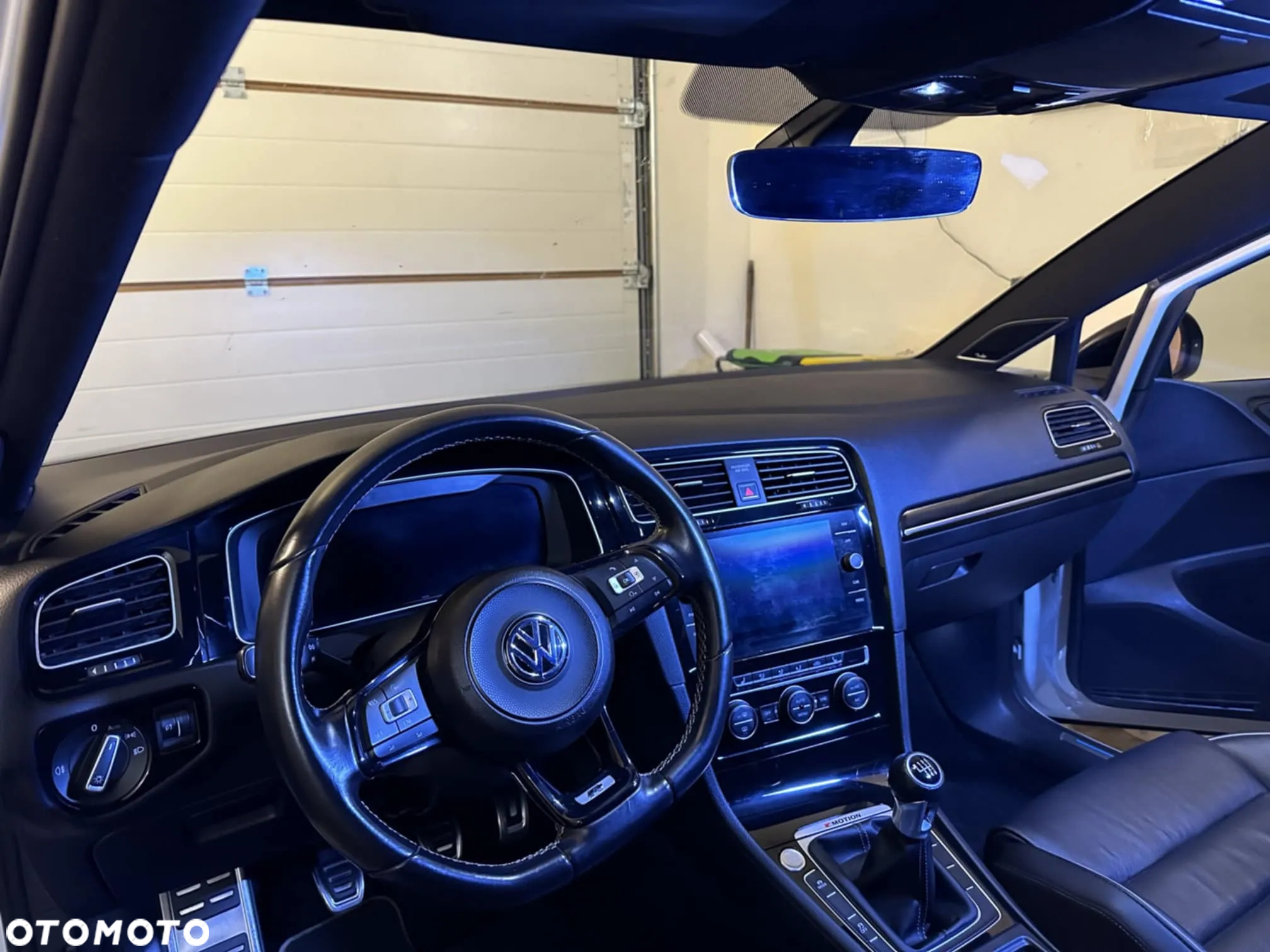 Volkswagen Golf - 26