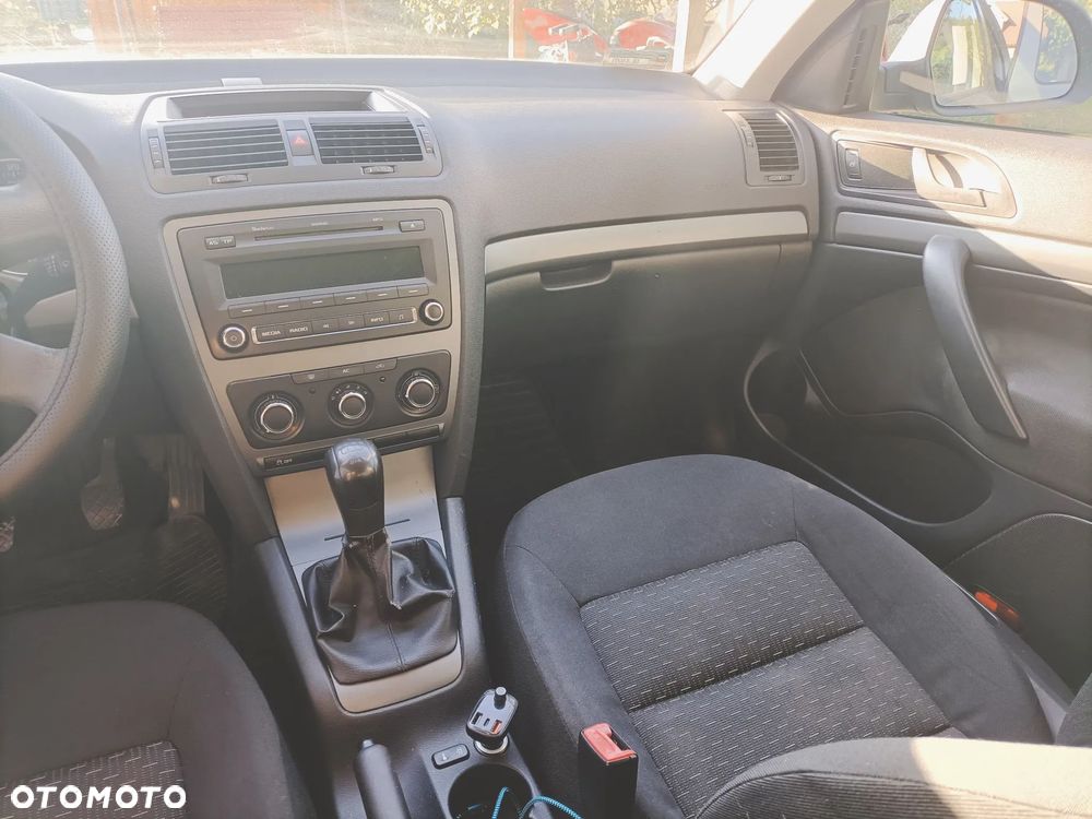 Skoda Octavia 1.6 Classic - 11