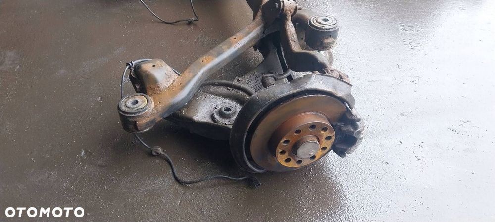 KOMPLETNE ZAWIESZENIE BELKA SANKI TYŁ HAMULCE ZACISKI AUDI A4 B6 SEDAN OŚKA - 4