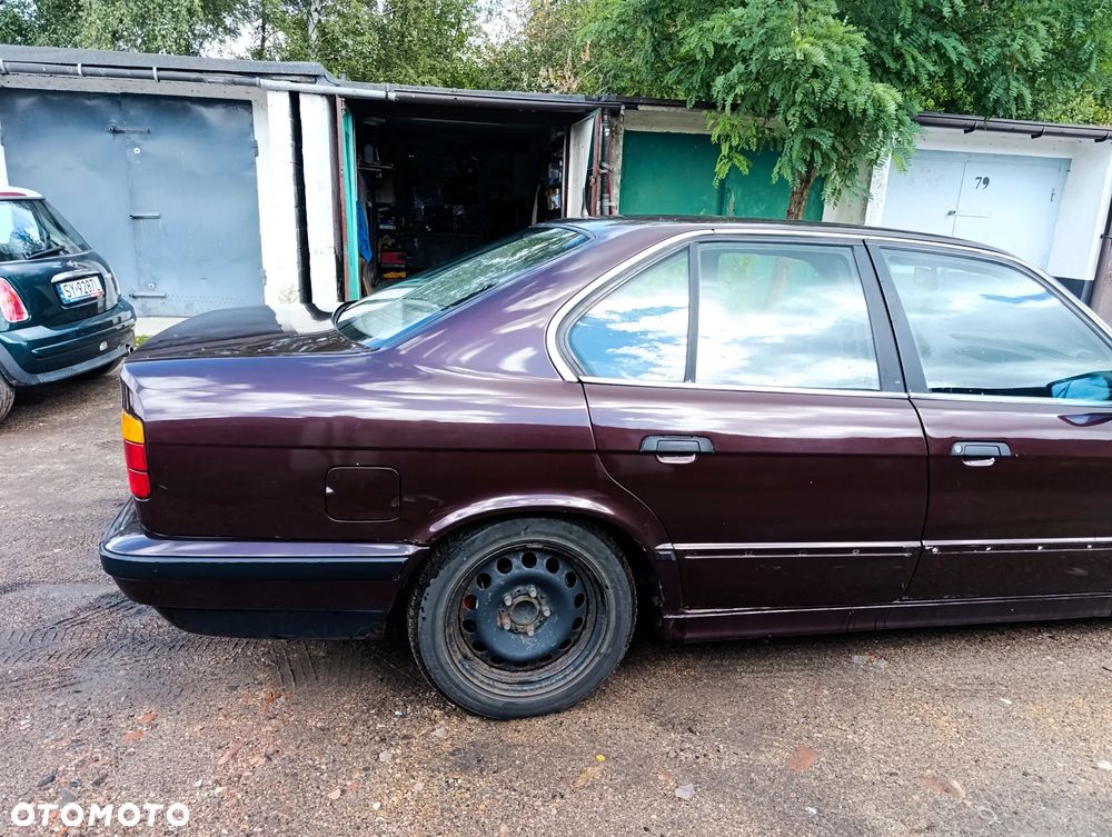 BMW Seria 5 520i - 14