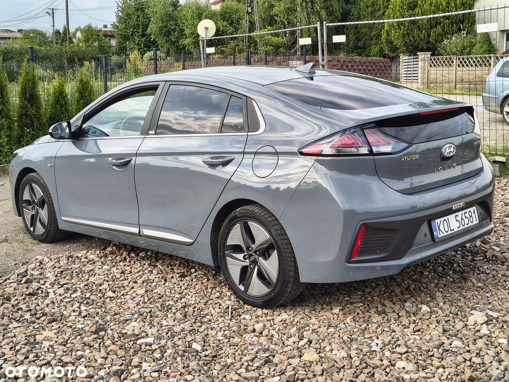 Hyundai IONIQ Hybrid Platinum - 26