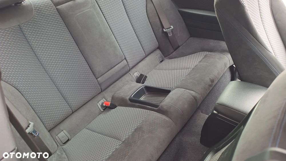 BMW Seria 2 225d M Sport - 28