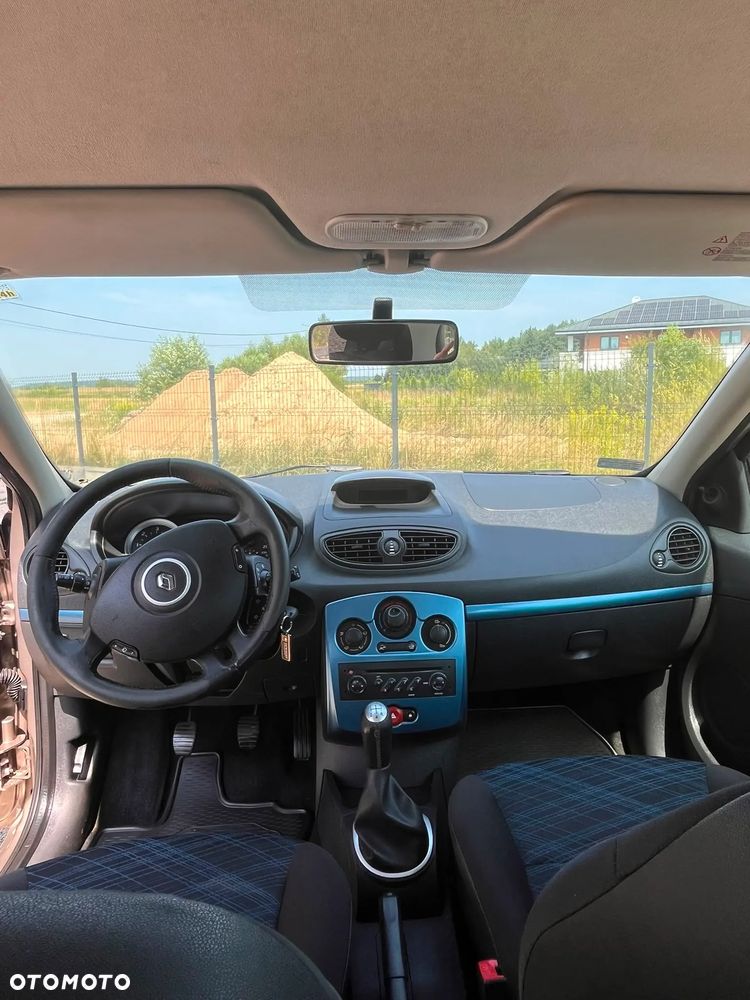 Renault Clio 1.5 dCi Authentique - 10