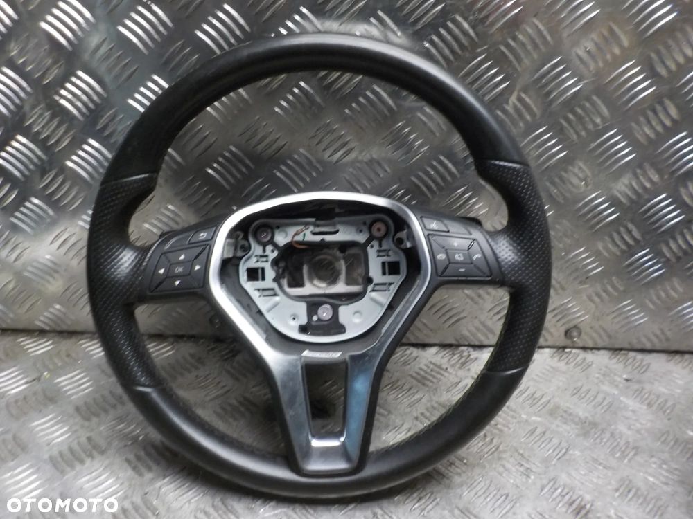 MERCEDES W212 KIEROWNICA ŁOPATKI - 1
