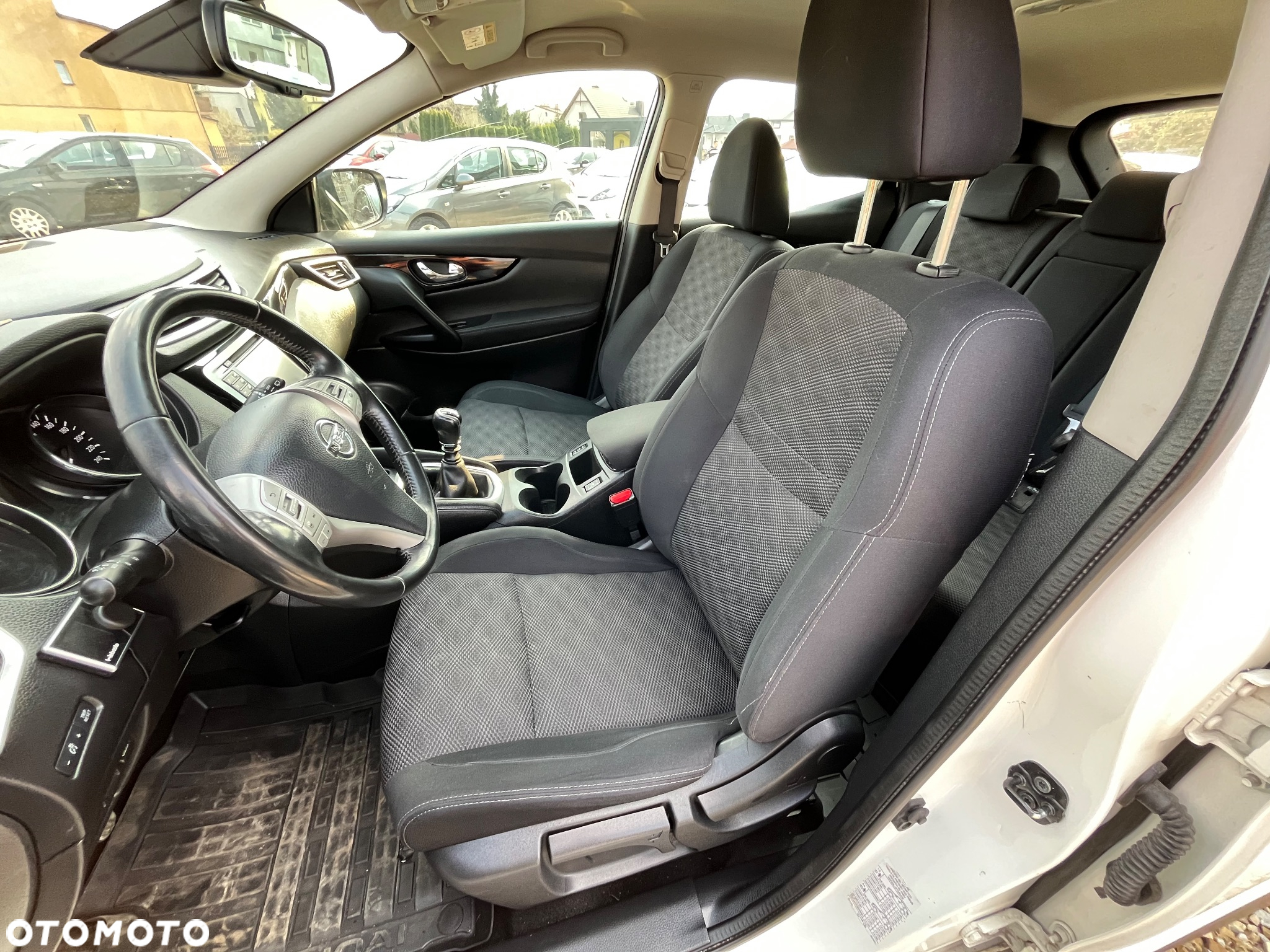 Nissan Qashqai 1.6 DCi 4x4 N-Connecta - 17