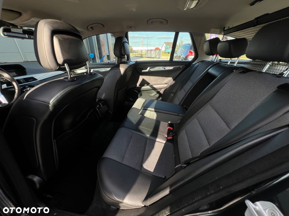 Mercedes-Benz Klasa C 180 CDI Avantgarde Edition - 24
