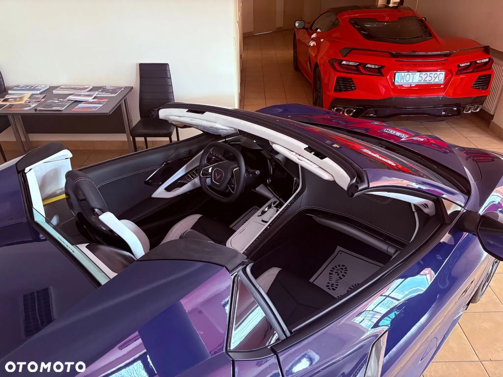 Chevrolet Corvette - 21
