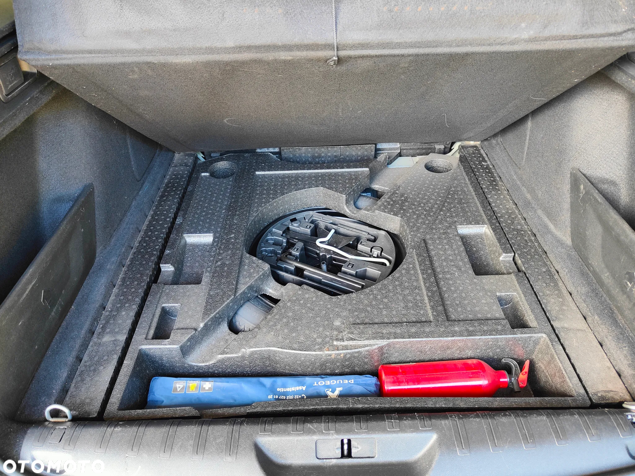 Peugeot 308 BlueHDi FAP 130 EAT8 Stop & Start Allure Pack - 29