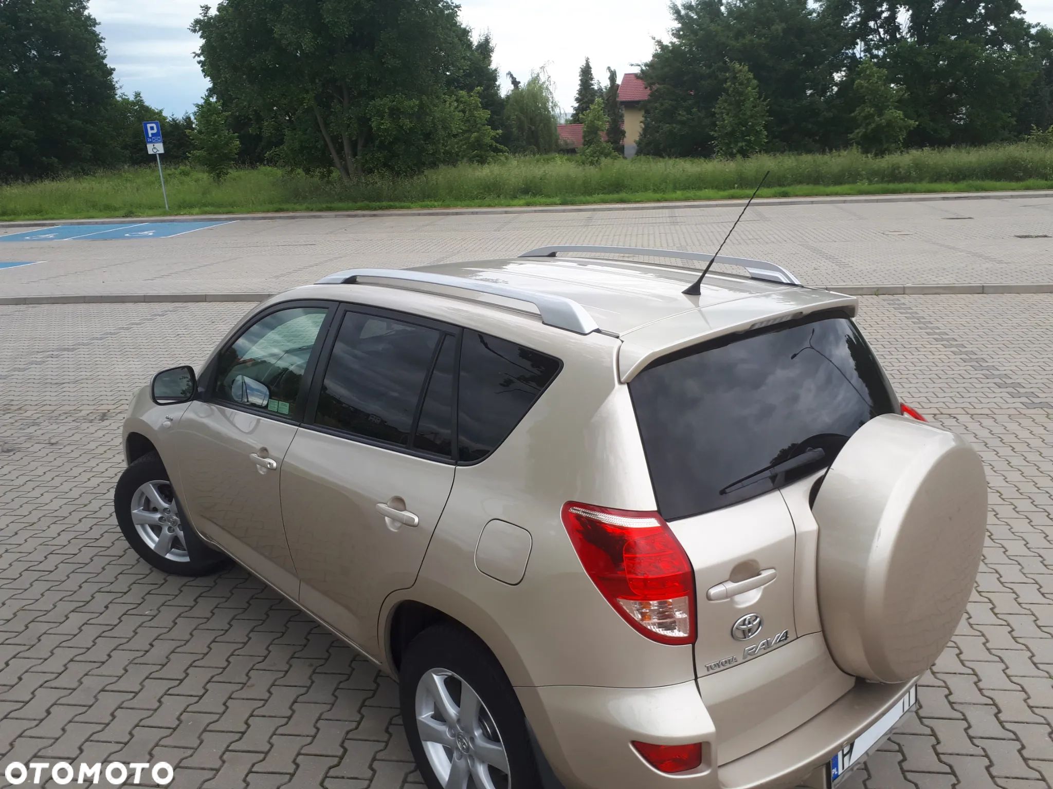 Toyota RAV4 2.2 D-4D Luna - 1