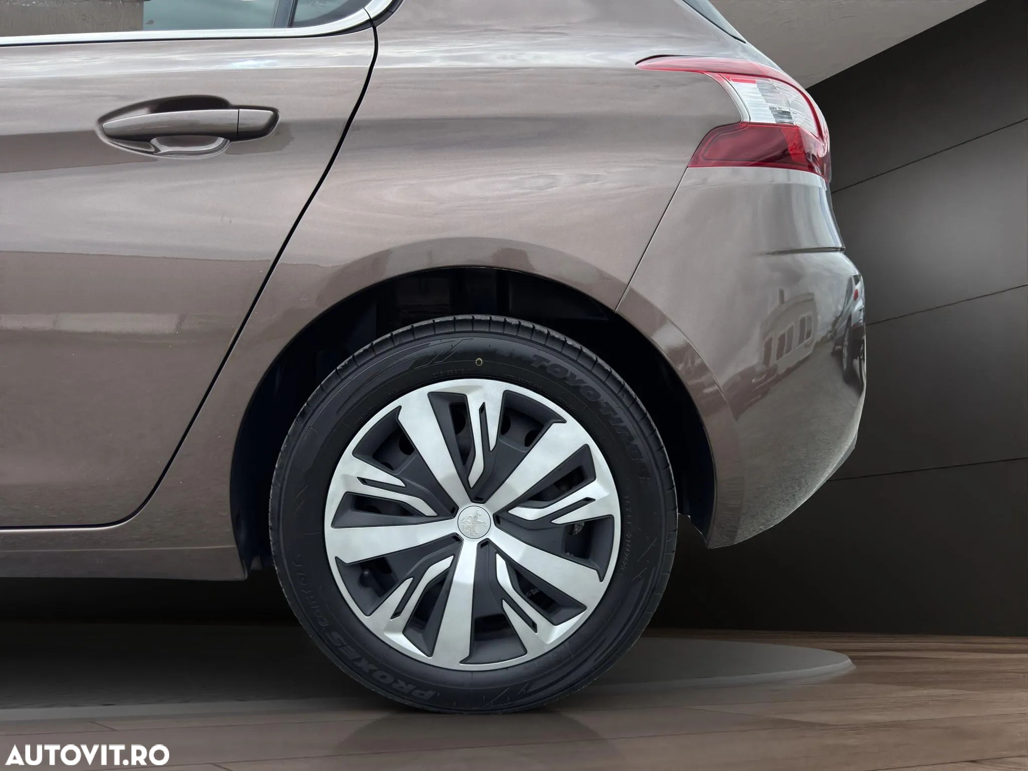 Peugeot 308 1.2 L PureTech Turbo Allure Aut. - 20