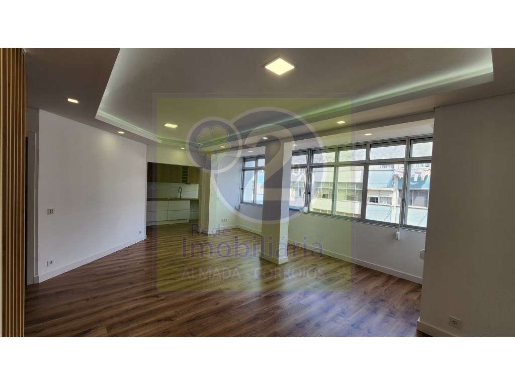 Apartamento T3, transformado em T2 - Grande imagem: 5/10