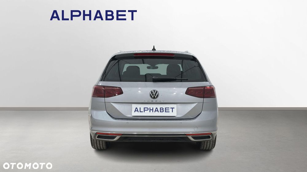 Volkswagen Passat - 4