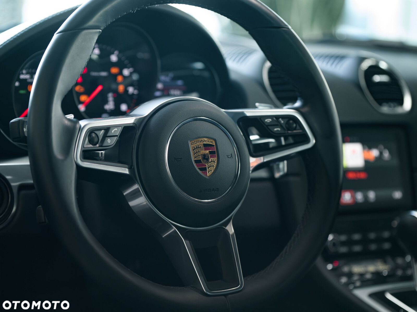 Porsche 718 Cayman - 11