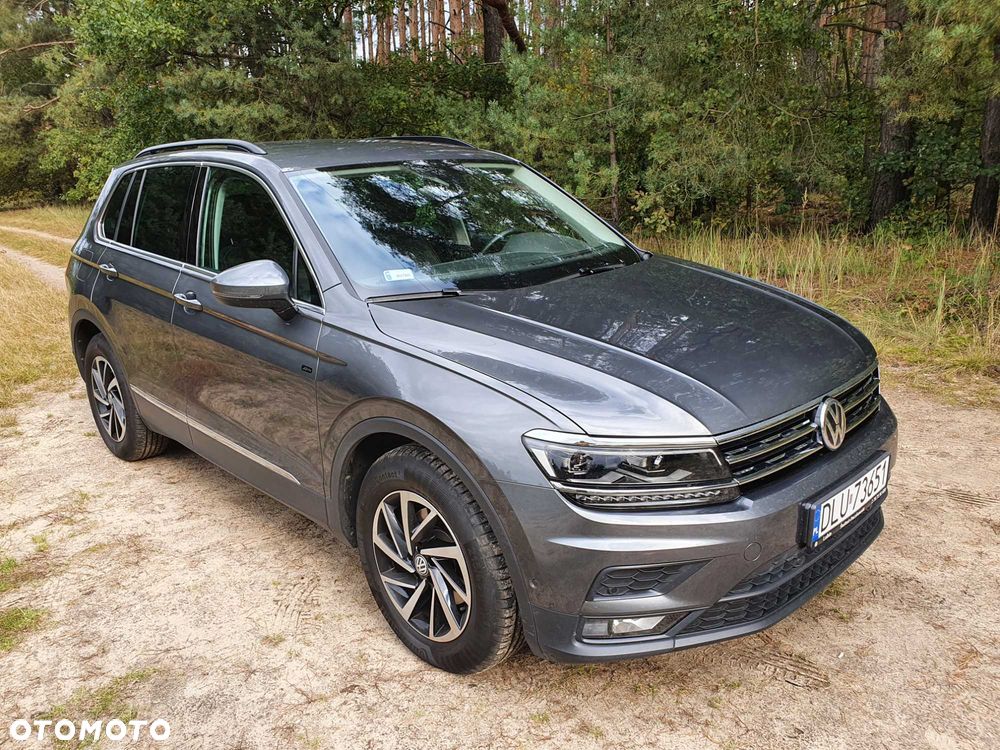 Volkswagen Tiguan - 1