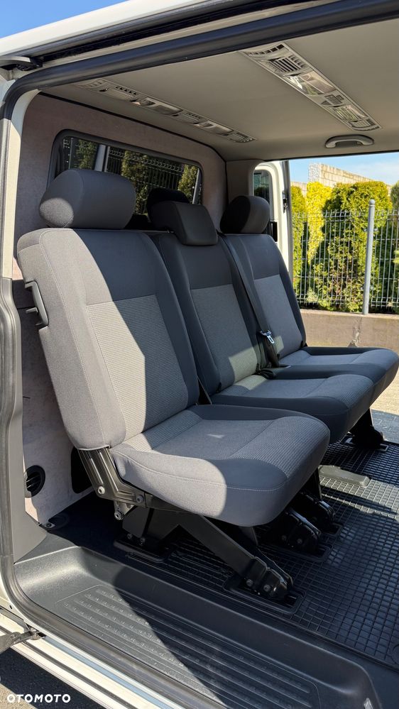 Volkswagen Multivan - 12