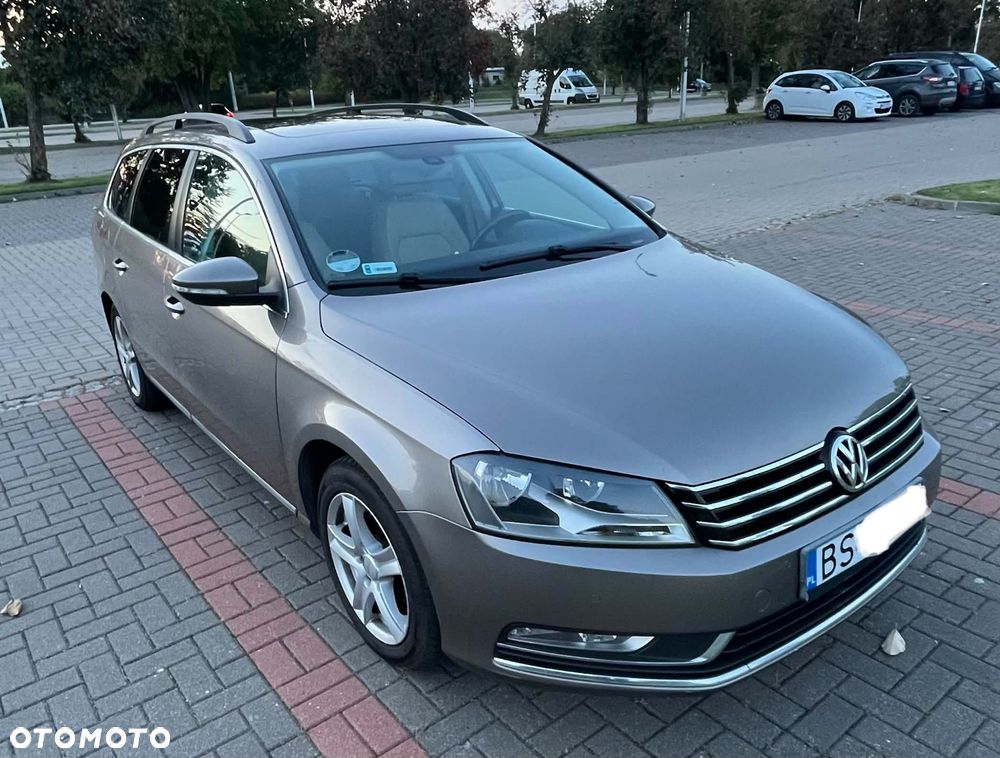 Volkswagen Passat - 1