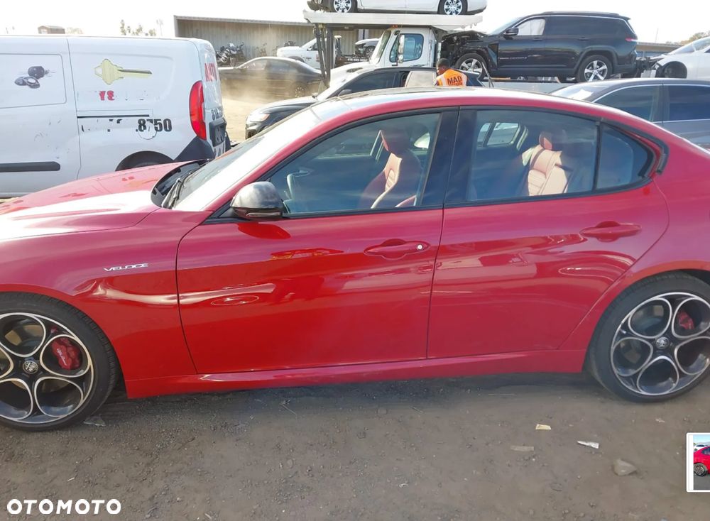 Alfa Romeo Giulia 2.0 Turbo 16V AT8 Veloce Ti - 9