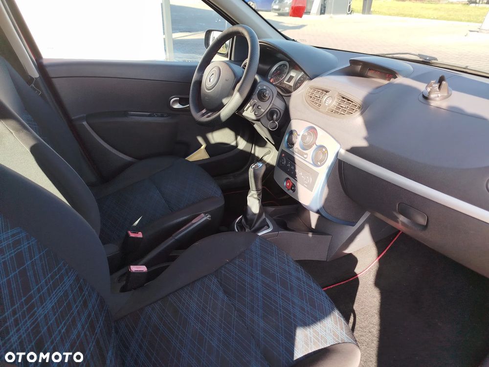 Renault Clio 1.2 16V Authentique - 9
