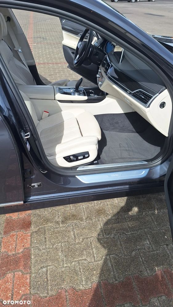 BMW Seria 7 740d xDrive - 10