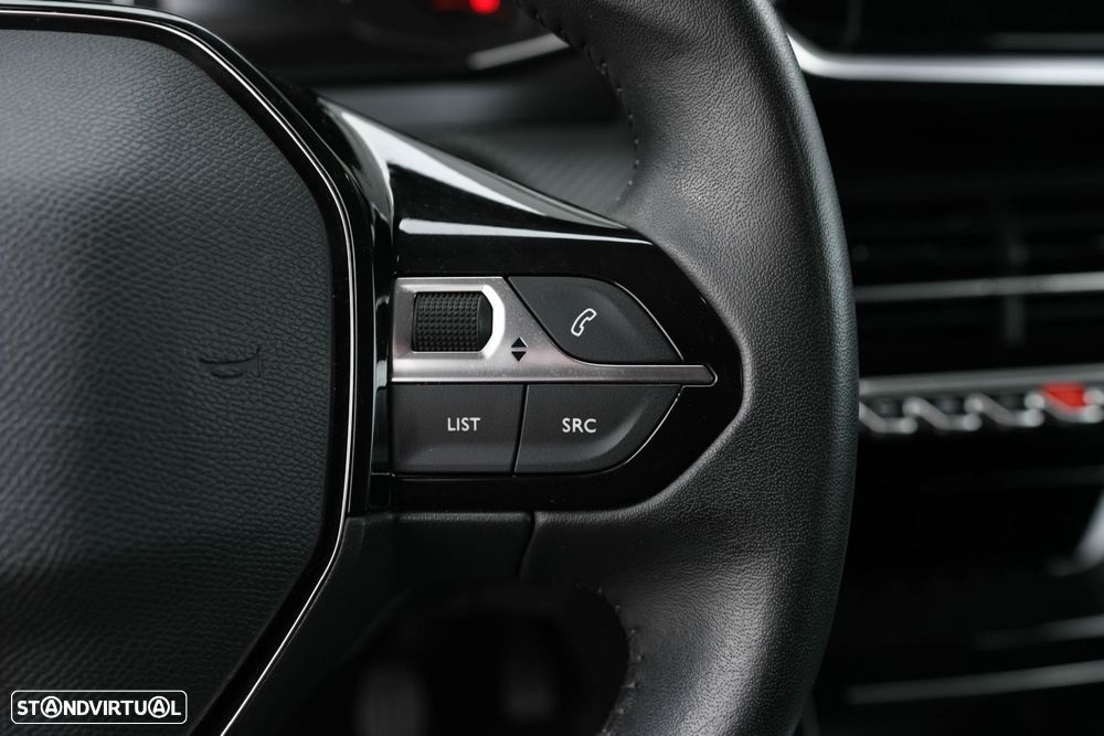 Peugeot 2008 1.2 Allure - 26