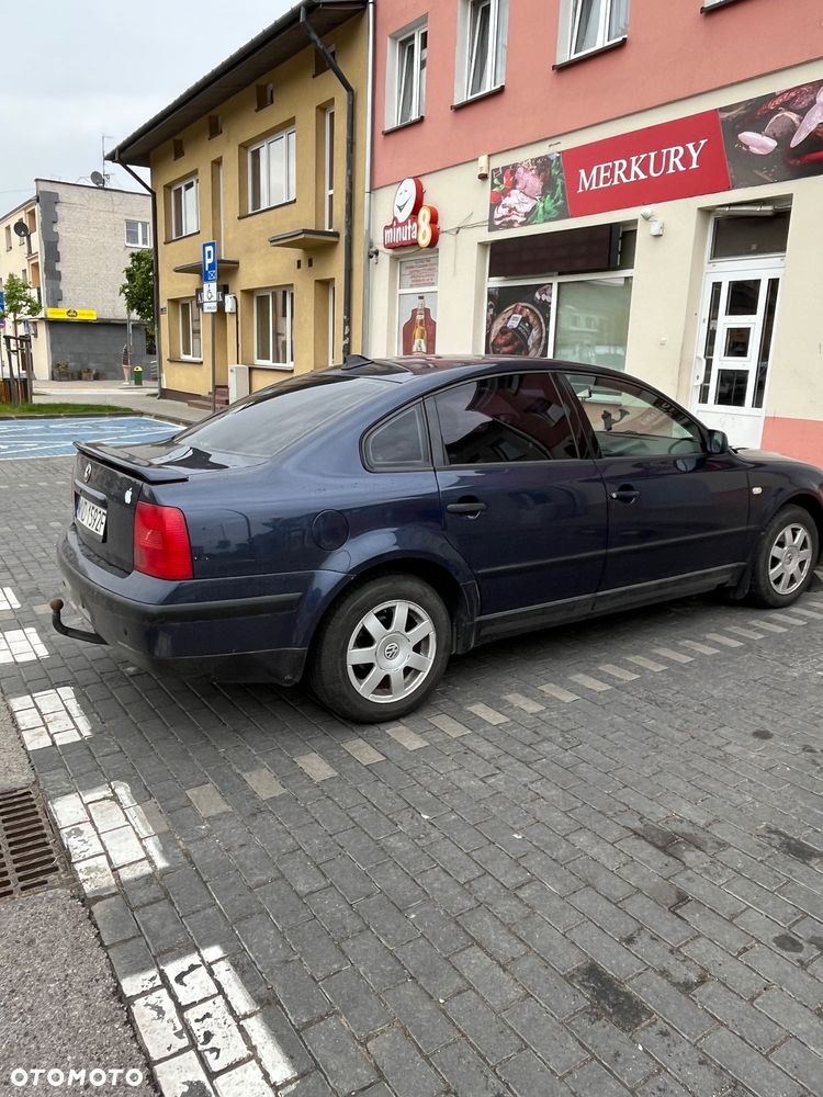 Volkswagen Passat 1.8 - 7