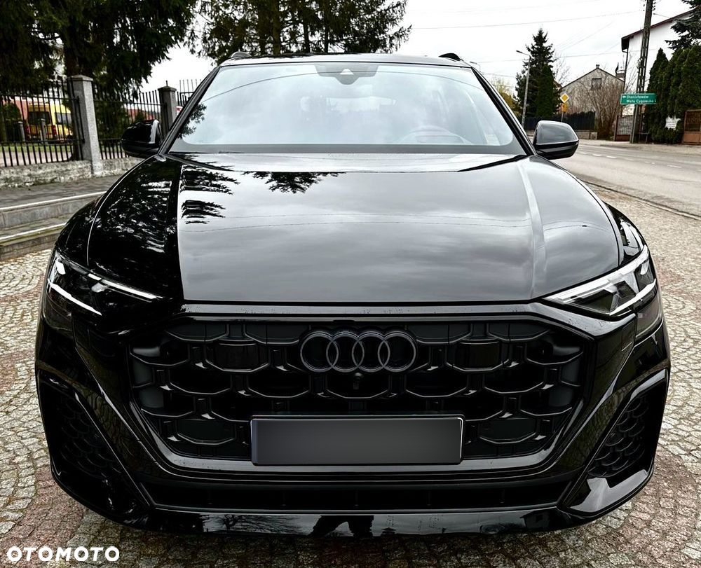 Audi Q8 - 8