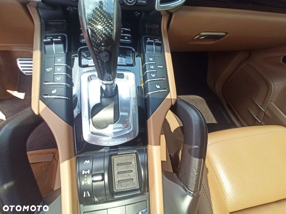 Porsche Cayenne - 15
