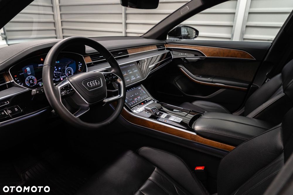 Audi A8 - 6