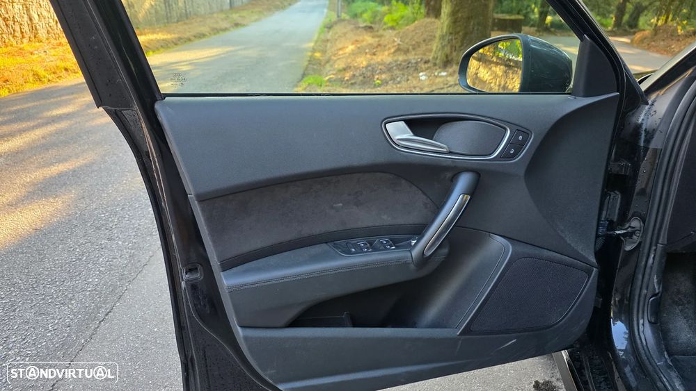Audi A1 Sportback 1.6 TDI S-line S tronic - 25