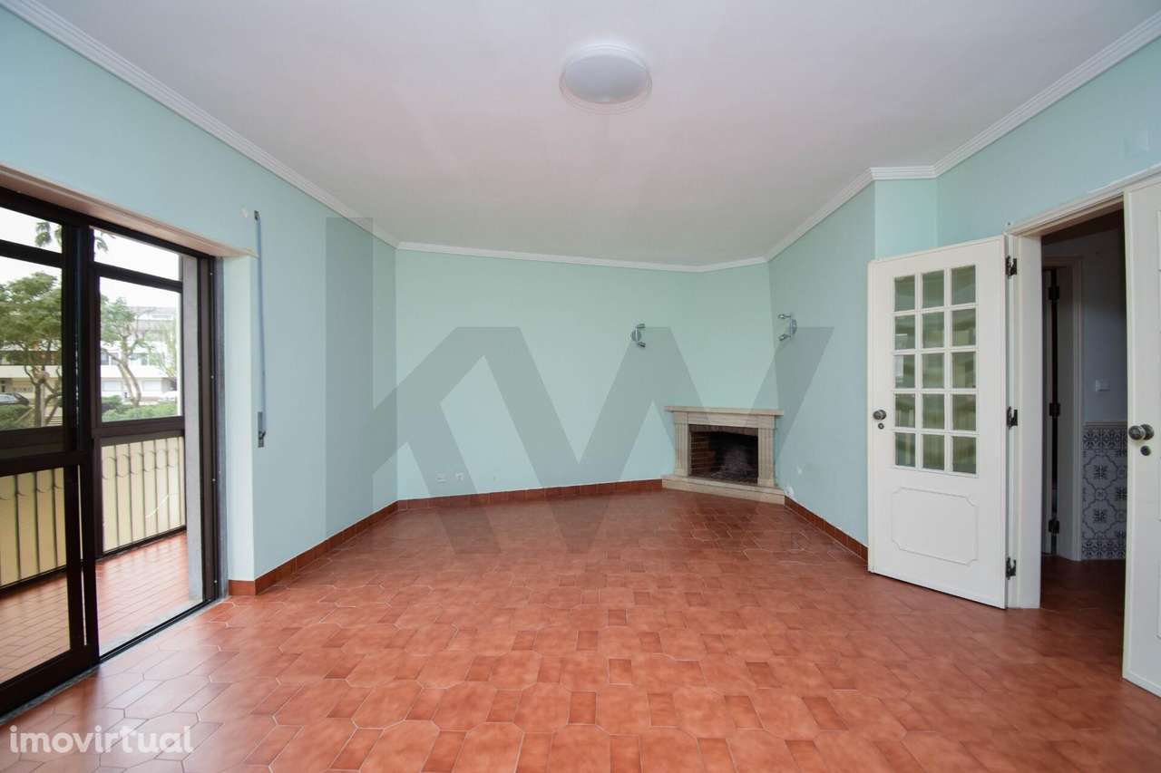 T1 com varandas fechadas e box na Quinta da Bicuda - Grande imagem: 4/28