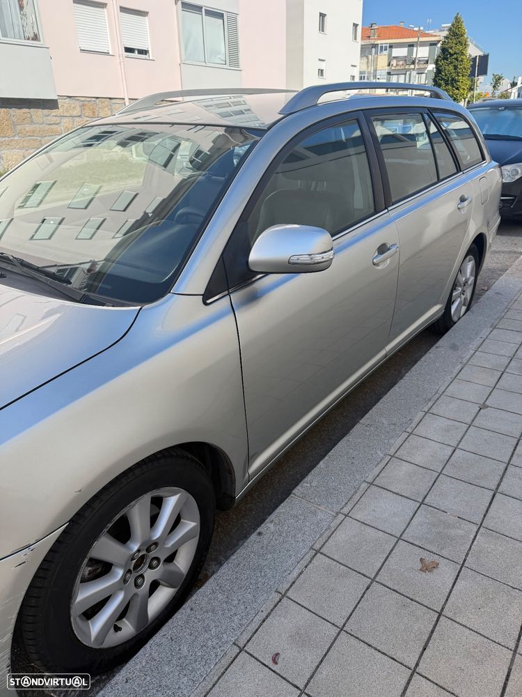 Toyota Avensis SW - 2