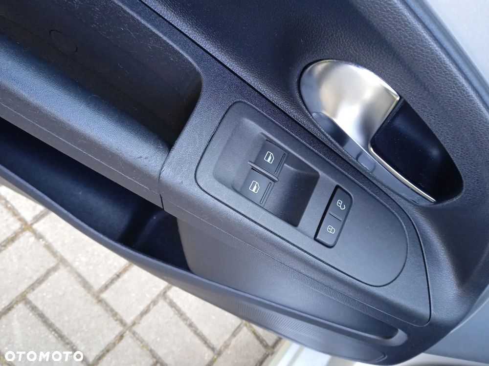 Volkswagen up! 1.0 move - 11